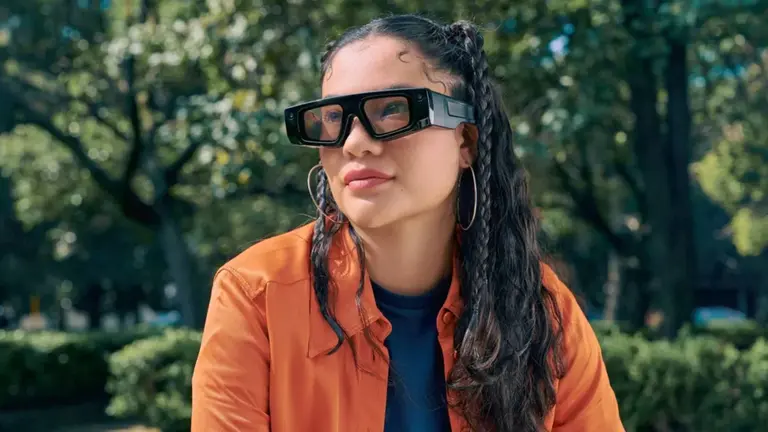 Snapchat sigue vivo: presenta nuevas gafas de realidad aumentada y lanza funciones de IA para su app