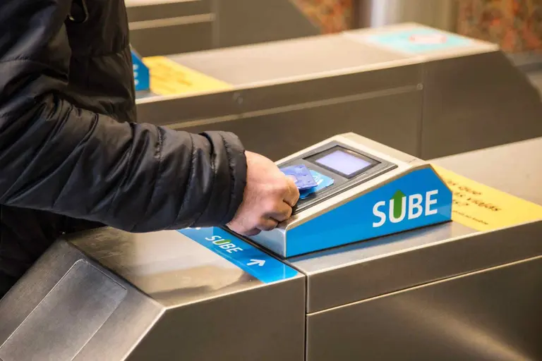Mercado Pago le dice no al contactless y opta por el QR para pagar el transporte público