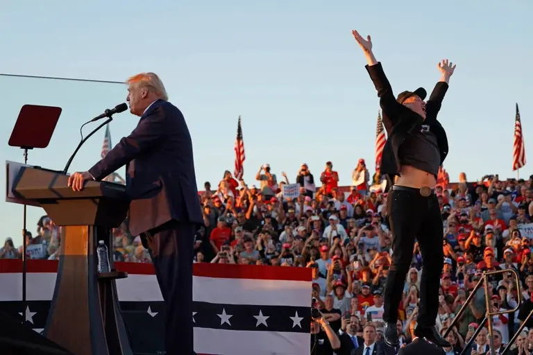 Esta memecoin se disparó un 227% después de que Elon Musk apoyara a Donald Trump en un discurso