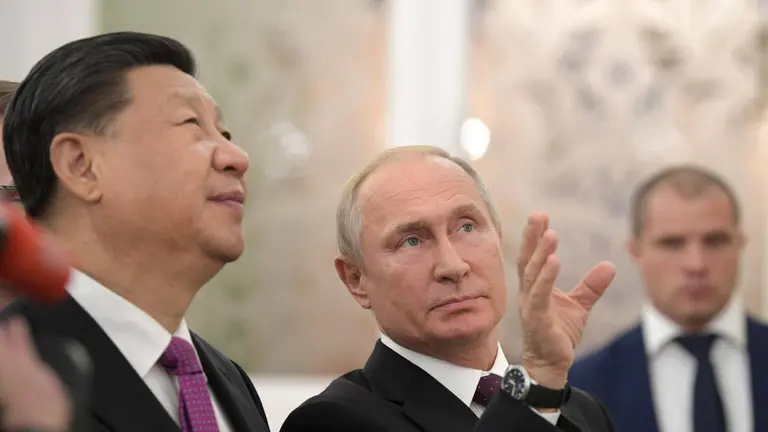 Los BRICS lanzan moneda digital para competir con el dólar: permite pagar con QR y apunta a Argentina