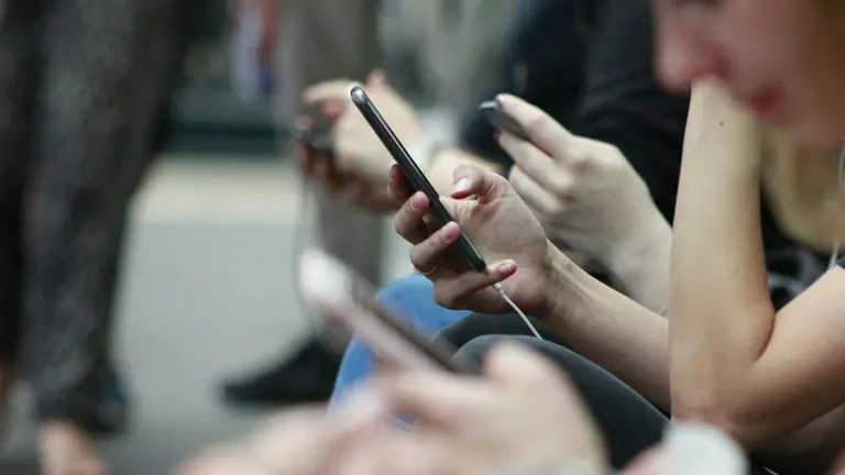 Falla en WhatsApp permite identificar 3.500 millones de números telefónicos