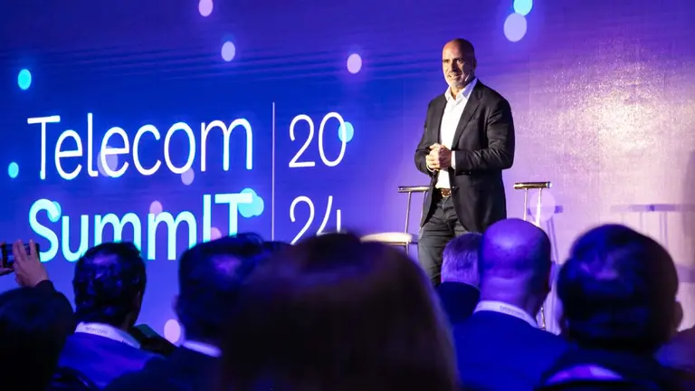 Telecom va por todo: revela sus planes de 5G y anticipa acuerdos con Starlink y Kuiper, de Amazon