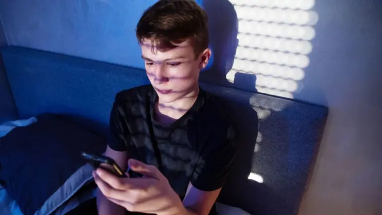 Informe Santander: 2 de cada 10 jóvenes realiza apuestas online siendo menores