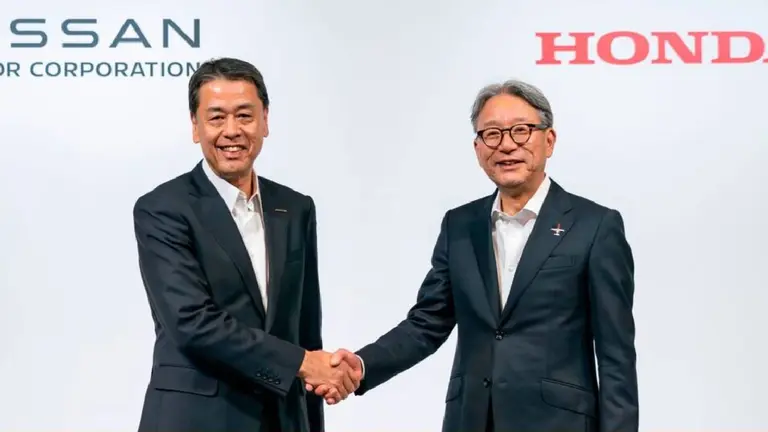 Nissan y Honda anunciaron una fusión estratégica y esperan convertirse en la tercera automotriz del mercado