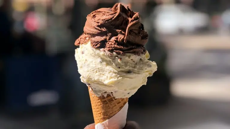 Ola de calor en el AMBA: cómo ahorrar plata en heladerías gracias a esta billetera virtual