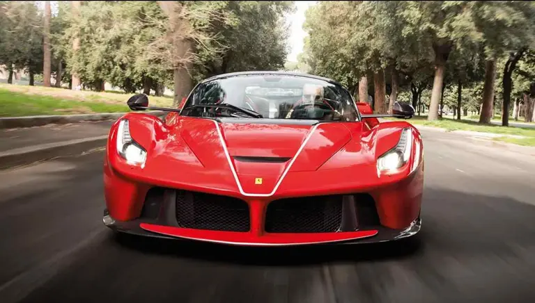 Automotriz de alta gama anunció el lanzamiento de su primer auto eléctrico: cuándo estará disponible