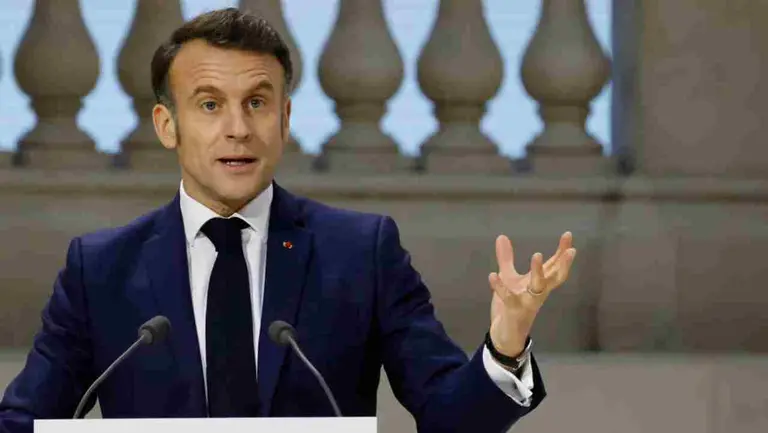 Macron quiere prohibir el uso de redes sociales a menores de 15 años en Francia