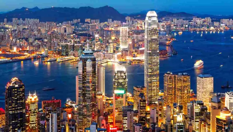 Hong Kong lanza su propias stablecoin en alianza con Standard Chartered, Animoca Brands y HKT