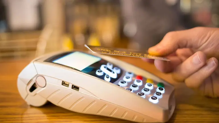 Dos gigantes financieros se unen para acelerar los pagos con cripto en 150 millones de comercios