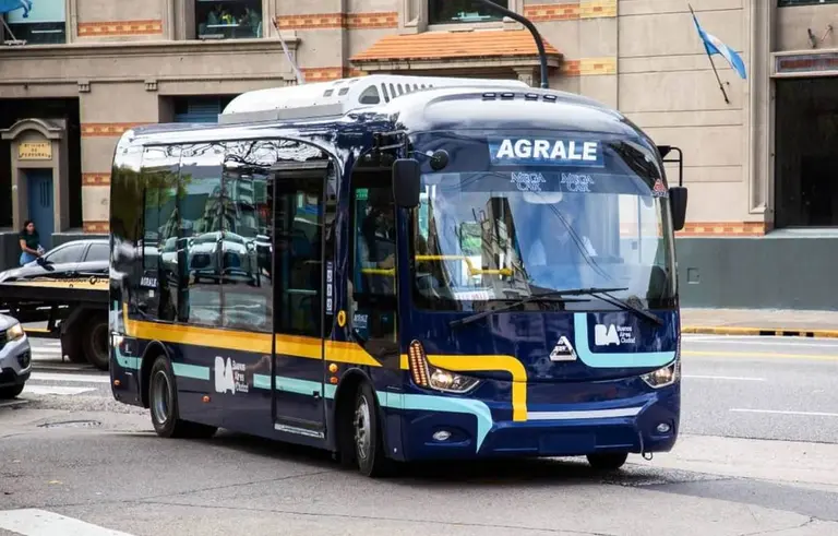 Comienza a circular la primera línea de colectivos eléctricos en Buenos Aires: recorrido y precio del boleto