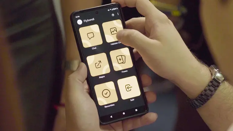 Flybondi suma Hablálo y facilita la experiencia de personas con discapacidad en vuelos