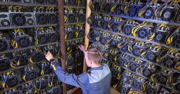 Bitcoin: los ingresos de los mineros subieron 29% en mayo y marcaron un récord desde el halving