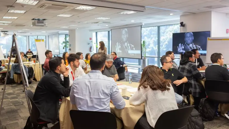 Aceleradora argentina aliada de Coca-Cola y Arcor lanza programa para potenciar startups