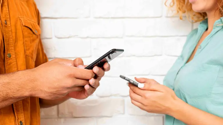 Finanzas por Instagram: el boom que educa, pero también expone a miles de jóvenes a estafas