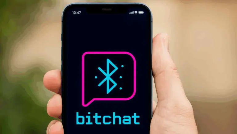 Apple lanza una aplicación de mensajería que funciona sin conexión a internet: todo sobre BitChat