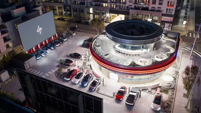 Elon Musk ahora va por el rubro gastronómico: Tesla inaugura su nuevo restaurante futurista en EE.UU.