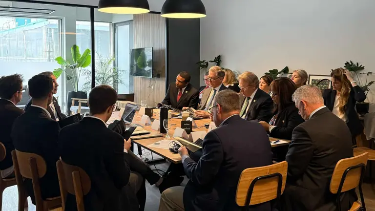 Lemon recibe a legisladores de EE.UU. para analizar el uso de stablecoins en el mercado argentino