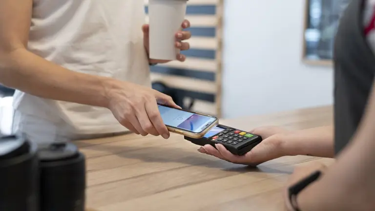 QR, cuentas digitales y transferencias inmediatas: cómo crecen los pagos digitales en Argentina