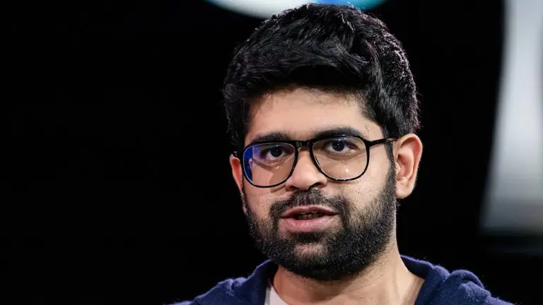 El CEO de Perplexity vaticina el fin de 2 perfiles laborales altamente demandados "en 6 meses o menos"