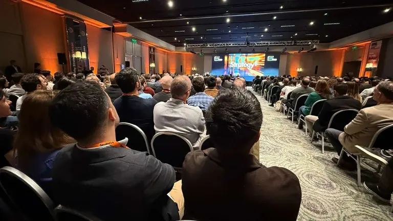 Strategy se transforma de la mano de Bitcoin y la IA: lo nuevo que presentó en Buenos Aires