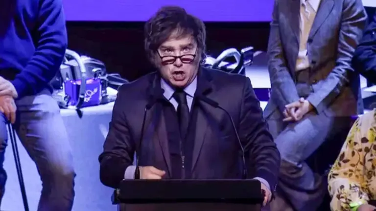 Milei ratificó su plan económico, dijo que la volatilidad es "transitoria" y prometió caída de tasas