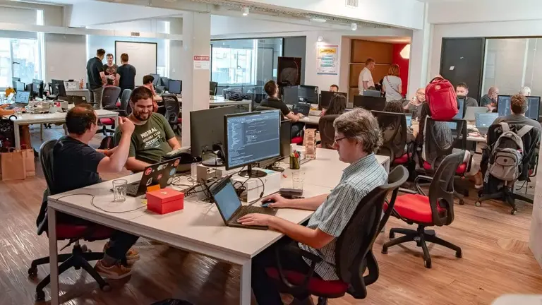 ¿Causa o relato? El verdadero rol de la IA detrás de los despidos en Amazon