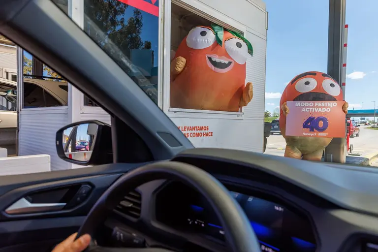Peajes liberados en Buenos Aires y Córdoba: así celebró Naranja X sus 40 años