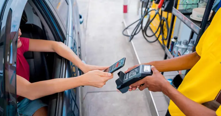Divix, la solución digital para pago de propinas en Argentina, llega a las estaciones de servicio