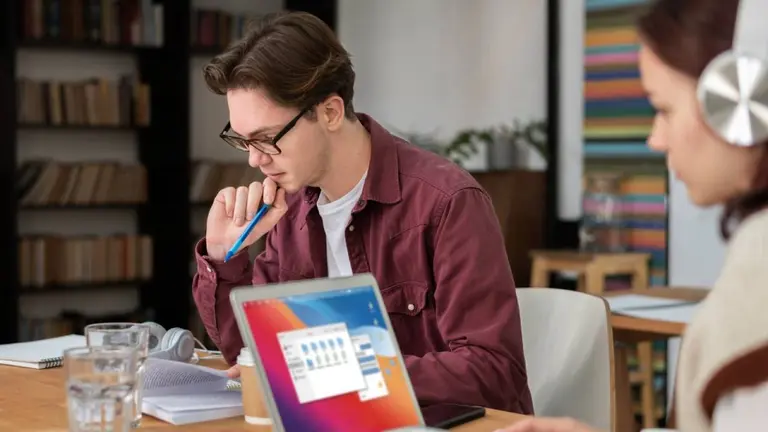 Academia digital lanza 10.000 becas para estudiar marketing digital: cómo anotarse