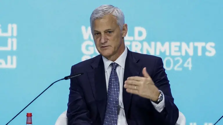 El CEO de Standard Chartered anticipa el fin del dinero en efectivo: "Todo será digital"