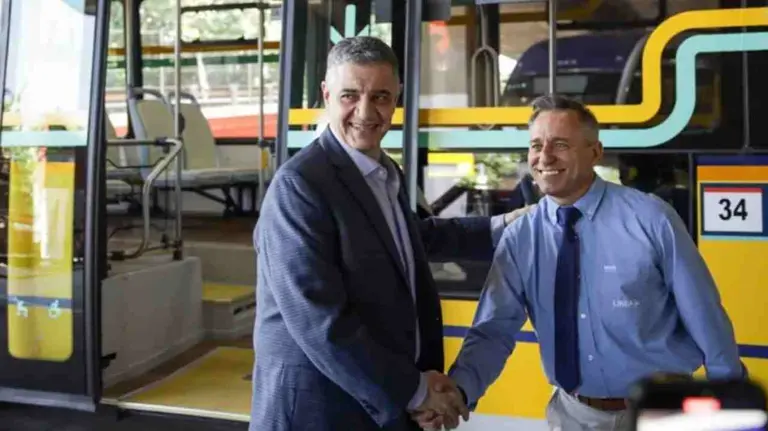 Así es el TramBus 100% eléctrico que ya circula en fase piloto en la Ciudad