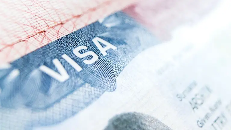 Chau visa para viajar: este país extendió el período de exención de visado para argentinos