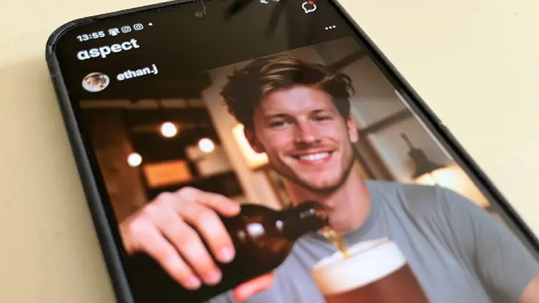 Así funciona la red social donde "todos son IA" menos vos