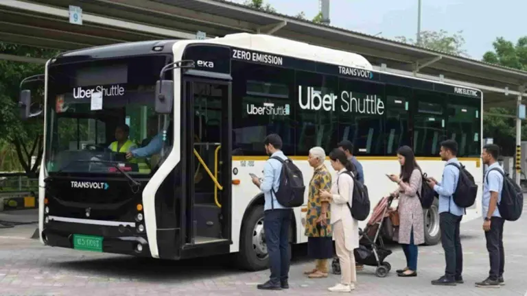 Ahora vas a poder viajar en colectivo con Uber: el servicio que llega a la Argentina en diciembre