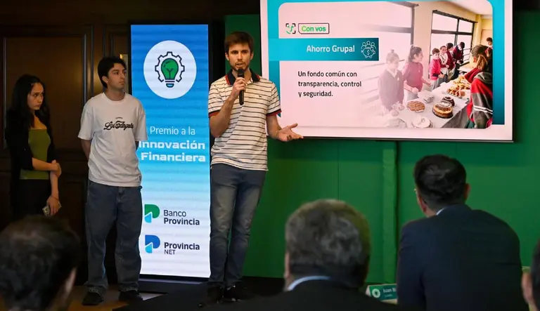 Jóvenes de Lobería ganan $10 millones en concurso de innovación para Cuenta DNI