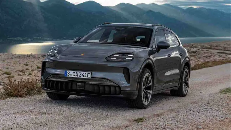 El SUV eléctrico más grande de Porsche ya está en Argentina: cómo es y cuánto cuesta el Cayenne Electric