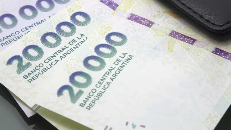 Nuevo año, nuevo salario mínimo: cuánto vas a ganar por mes y por hora en 2026