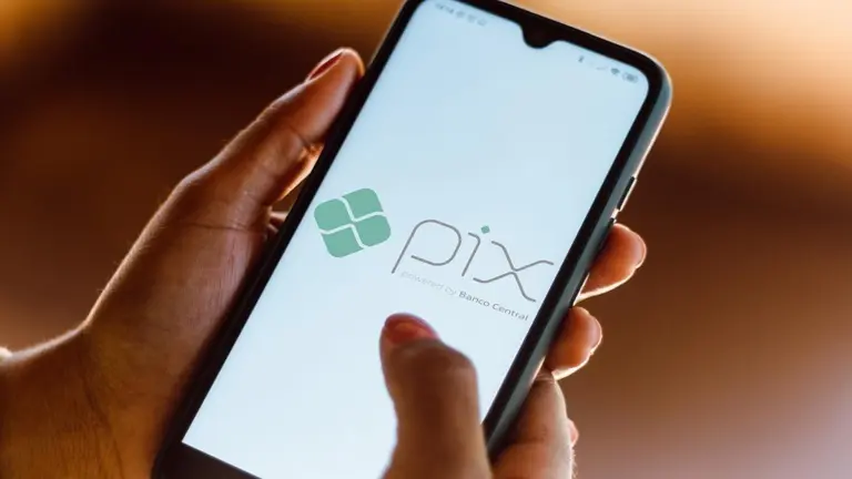 Guerra entre Brasil y EEUU por Pix: Trump amenaza con sanciones y Lula defiende el sistema de pagos