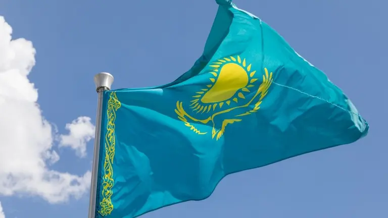 Kazajistán legaliza el mercado cripto, regula exchanges y abre la puerta a stablecoins reguladas