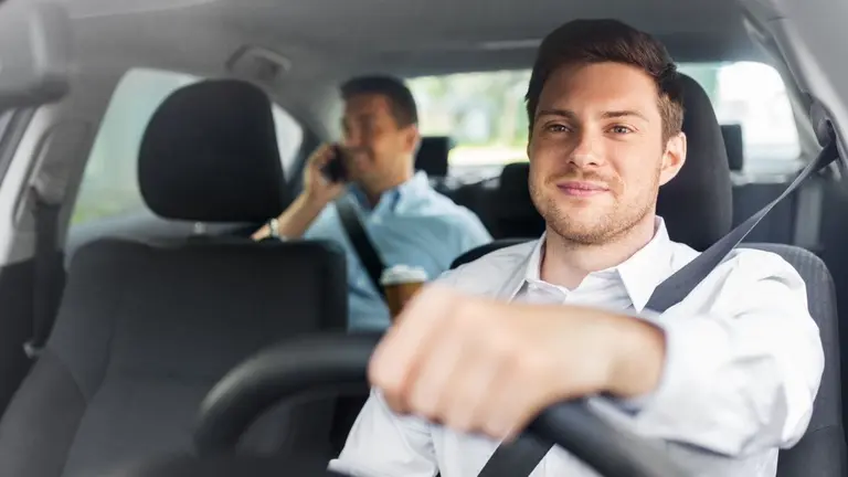 Paro general: sin colectivos ni trenes, cuánto sale pedir un auto por app y viajar hoy