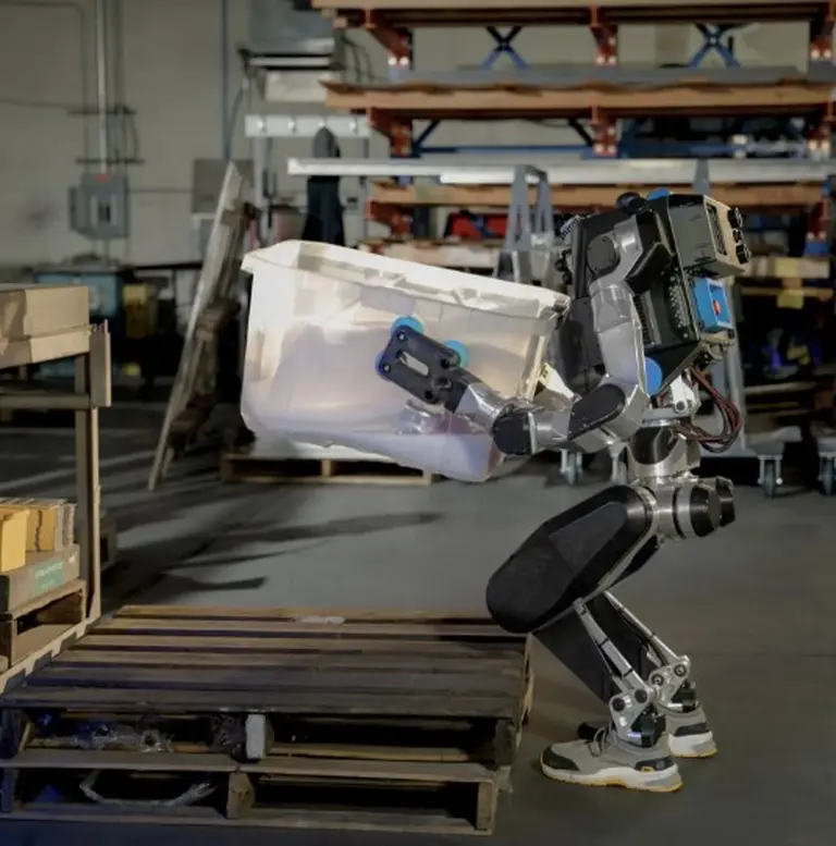 Exingenieros de SpaceX y la NASA presentan un robot humanoide que puede asumir tareas humanas en fábricas