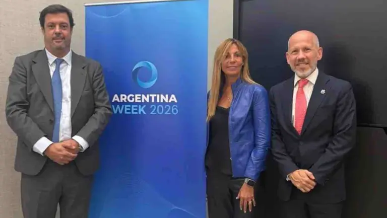 El Gobierno firmó con Salesforce un acuerdo para integrar IA en el Estado y las PyMEs