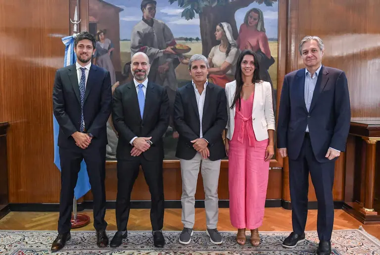 El Gobierno anunció que Uber invertirá u$s500 millones en Argentina