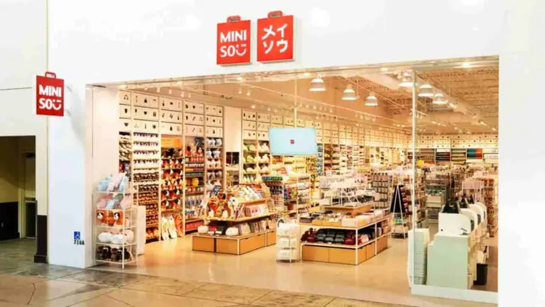 Miniso, el Todo Moda chino, vuelve al país con megalocal en el microcentro porteño