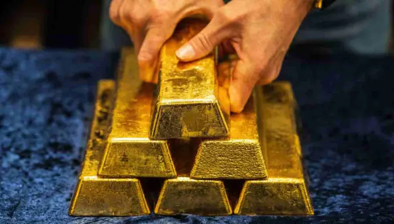 Semana negra para el oro mientras Bitcoin avanza y sacude su rol como refugio