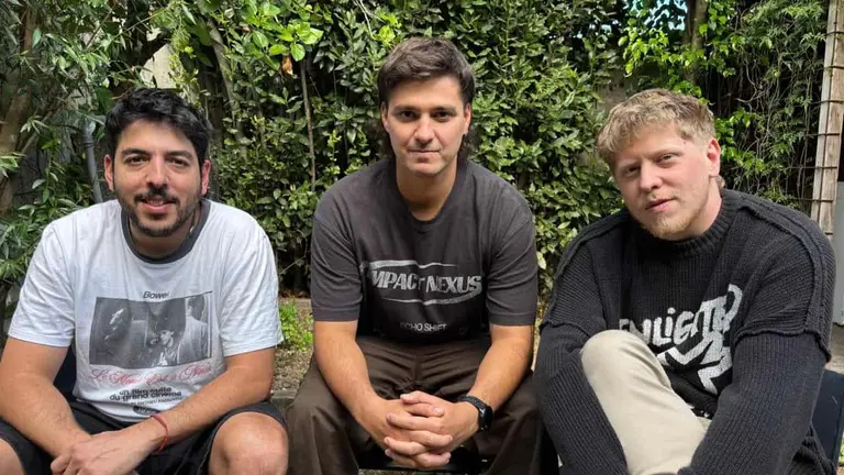 Son argentinos y usan inteligencia artificial para crear publicidades de Mercado Libre y Takenos