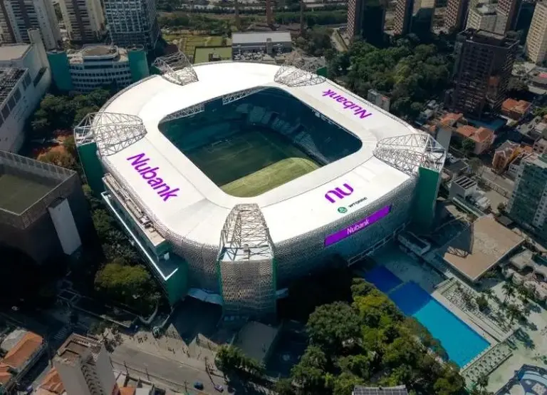 Nubank se mete de lleno en el fútbol y firma un trato para renombrar un importante estadio en Brasil