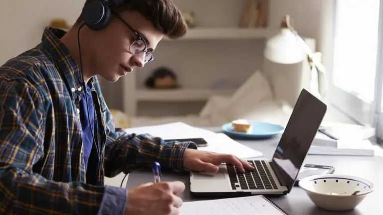 Cortos, sin salir de tu casa y certificados: 4 cursos gratuitos con salida laboral que podés hacer en mayo