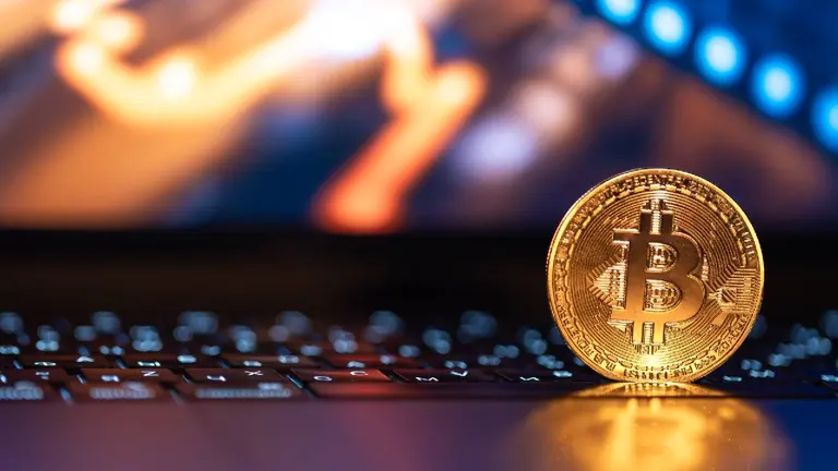 Gigante de Wall Street anuncia un giro radical y ahora permite comprar Bitcoin desde tu cuenta