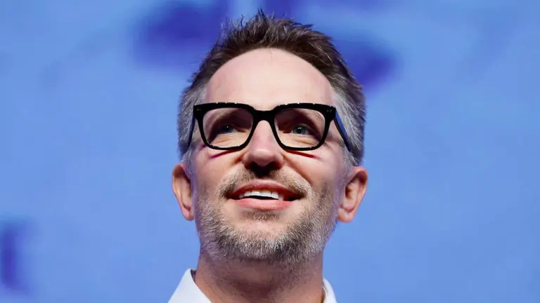 El CEO de LinkedIn avisa: los trabajadores que usen IA superarán a "los que se resistan al cambio"